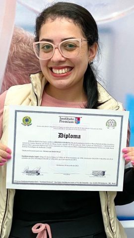 aluna curso de auxiliar em saúde bucal com certificado